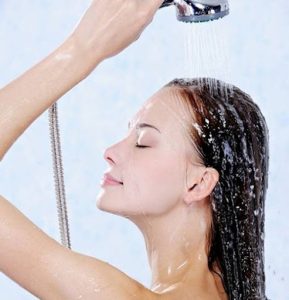 Tắm nước sạch đem lại lợi ích gì cho làn da?